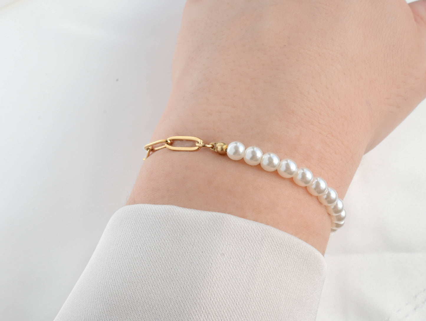 Dainty Pearl Bracelet