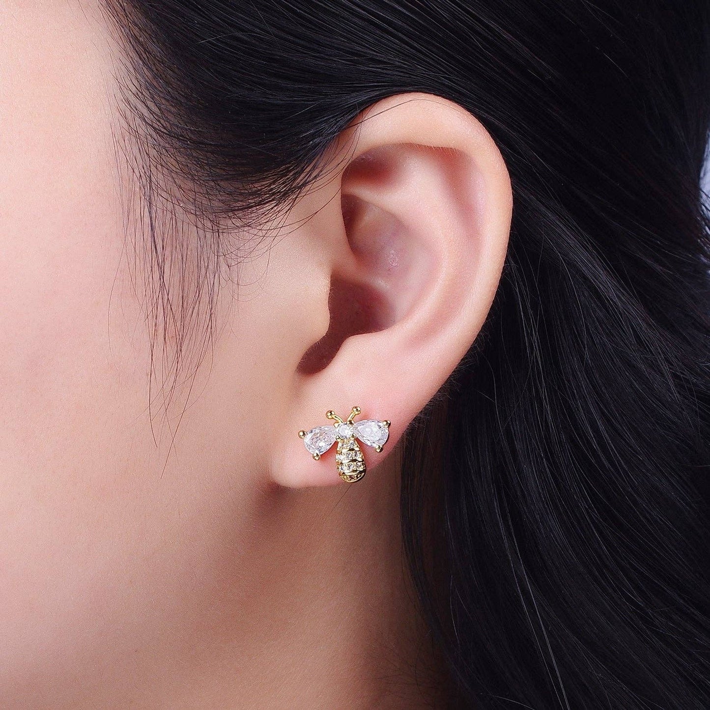 Queen B Earring