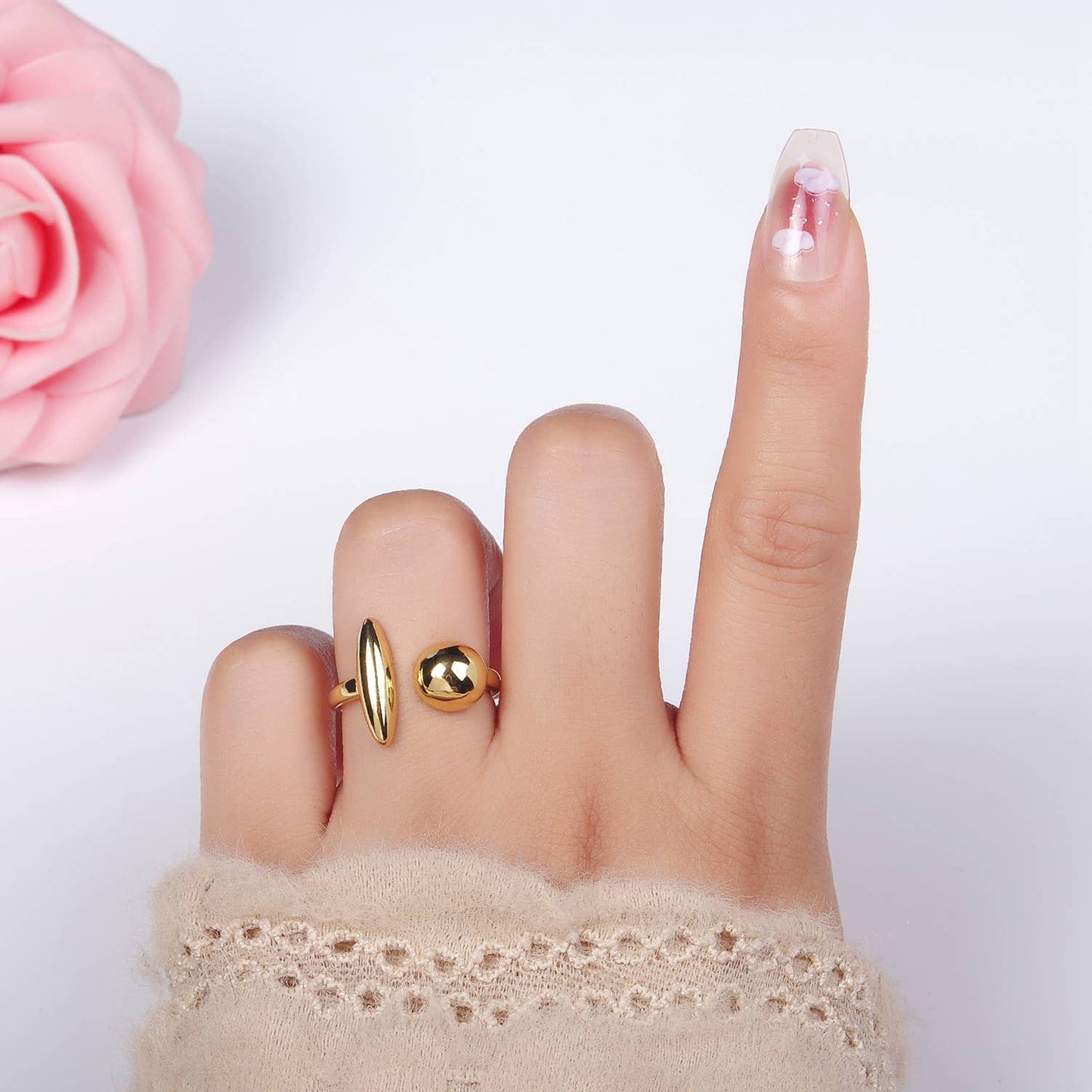 Round Sphere Shaped Wrapped Ring