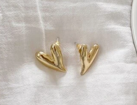Classic Heart Earring